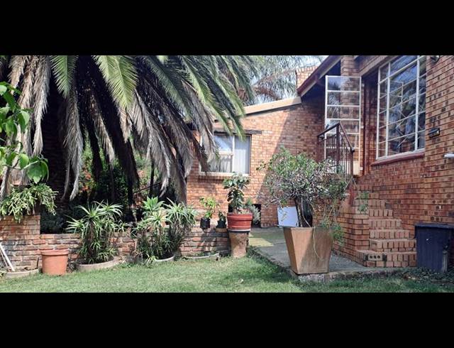 4 BEDROOM HOUSE FOR SALE IN HOEVELD PARK